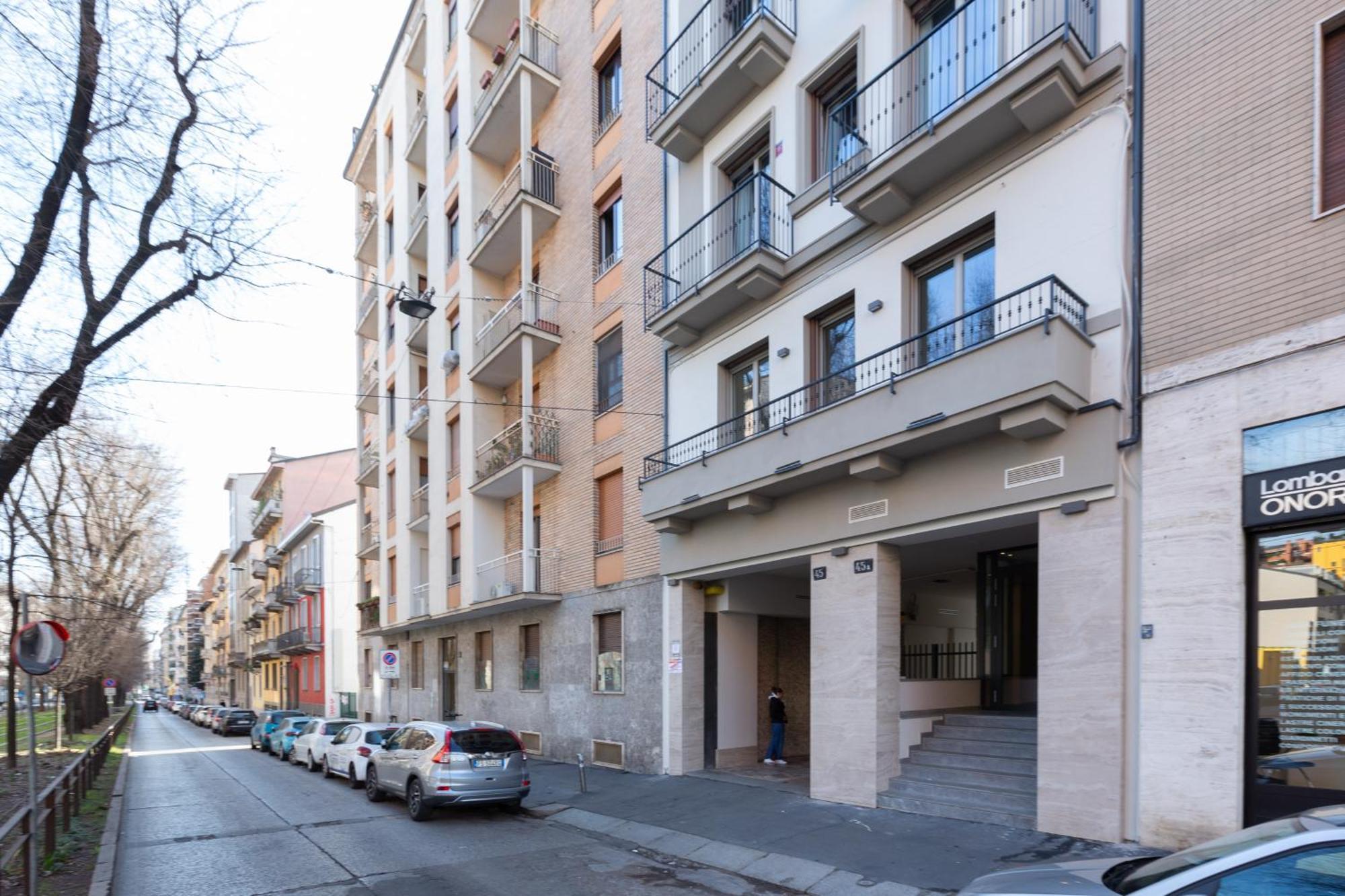 Bullona Elegant Apartment Милано Екстериор снимка